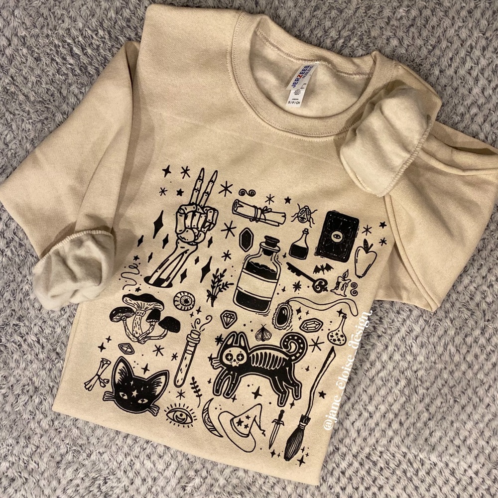 Custom Made Witchy Halloween Print Sweatshirt 🐈‍⬛